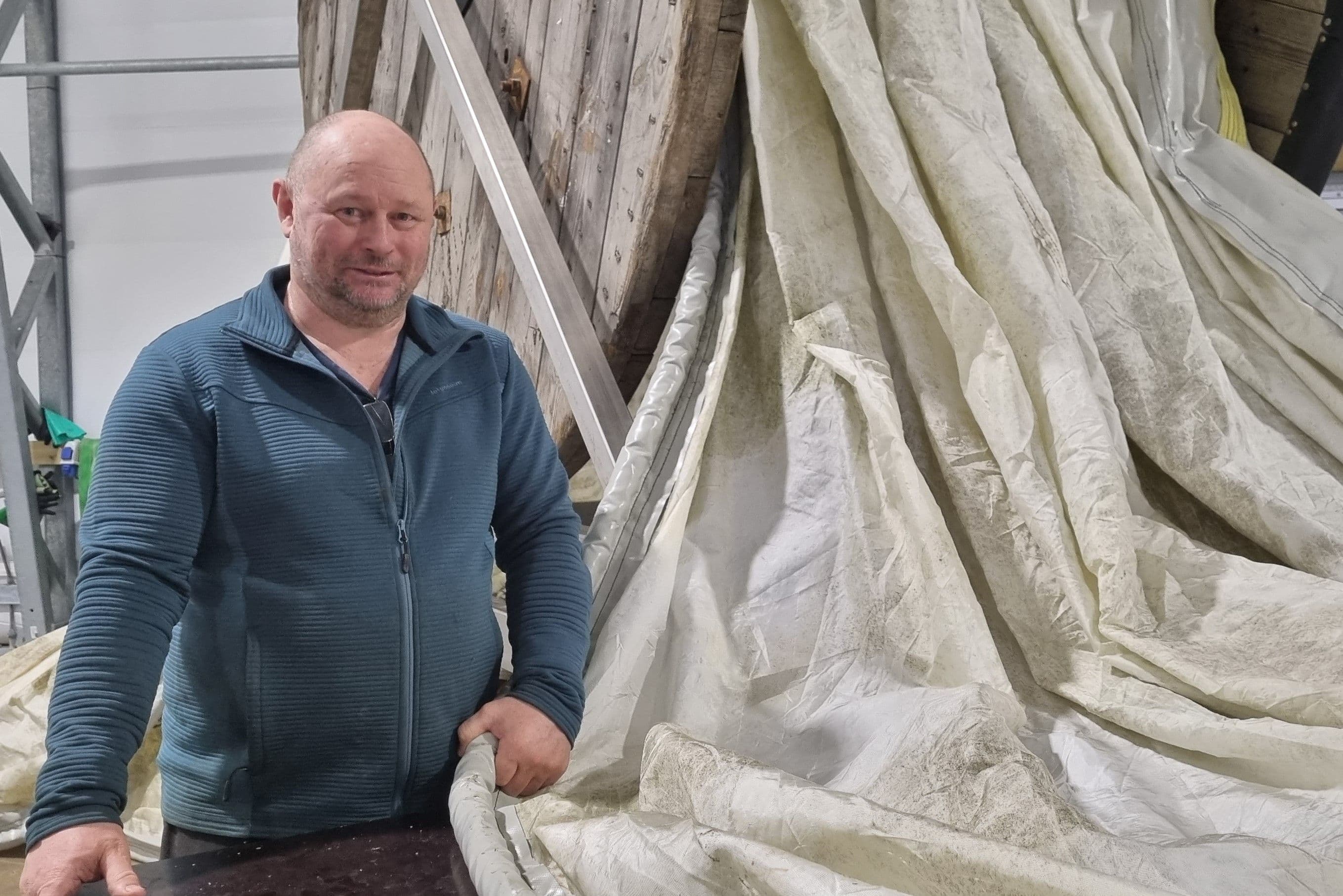 Øksfjord-bedriften syr sammen nye miljøløsninger for havbruk